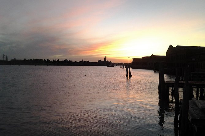 Private Tour: Venice Walk, Gondola, and Private Boat Tour ending on Murano Island with Venetian Lunch and Glass Factory Visit - Artistic Glassworks Colleoni for the master demonstration
