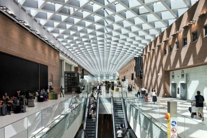 Private transfer, chauffeur service, from Venice Marco Polo airport to Padua - Meet and Greet at Marco Polo: How the Pickup Feels in Real Life