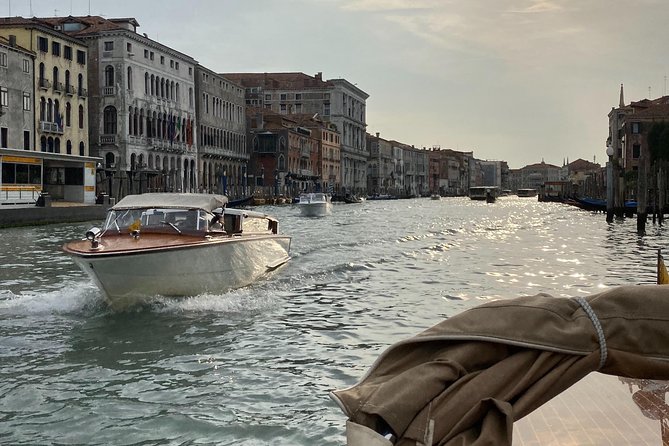 Private transfer from hotel in Venice To VCE airport - Price and logistics, and when $483.82 per group is a smart deal