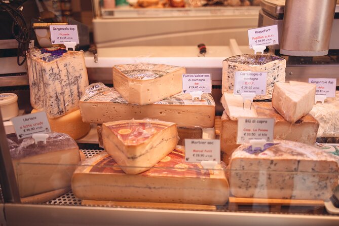 Private Venice Street Food Tour with a Sommelier - Walking the Grand Canal and learning the Rialto Bridge story