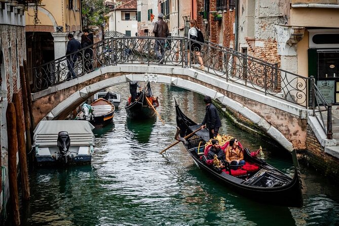Private Venice Tour with a Local, Highlights & Hidden Gems, 100% Personalised - Castello’s Hidden Monastery Courtyard for a Crowd-Free Pause