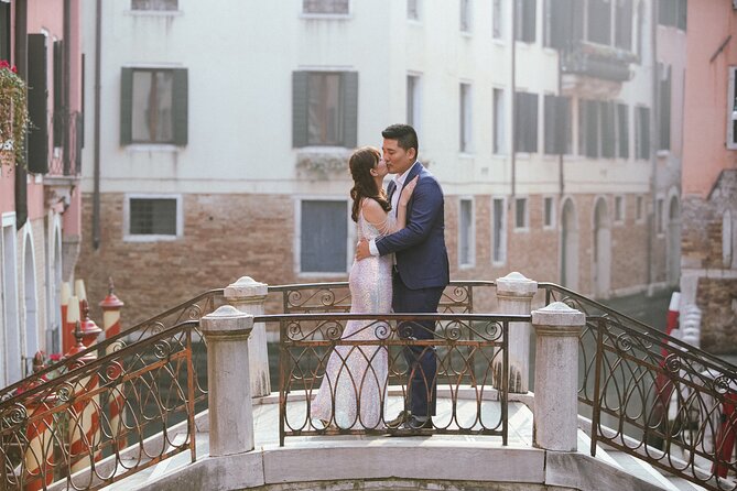 Professional Photoshoot in Venice - Walking to San Marco Square: Two Famous Looks Without Spending a Whole Day