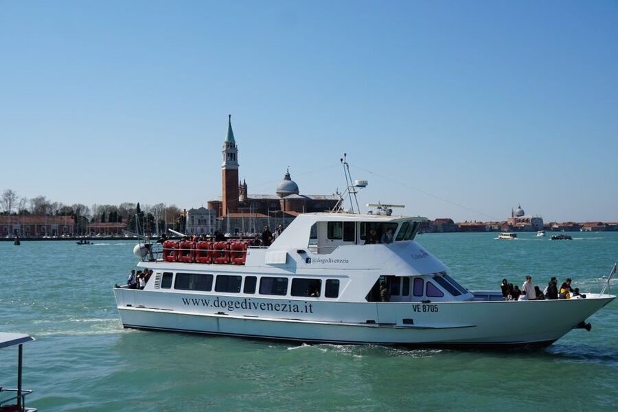 Punta Sabbioni: Murano, Burano & Torcello Guided Boat Tour - Who this tour is best for