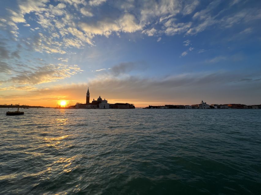 Punta Sabbioni - Venice at Sunset: Boat Tour with Aperitif - Comfort and who should skip it
