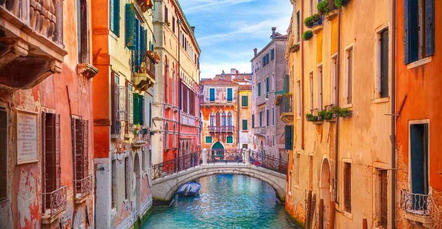 Ravenna Port to Venice with Deluxe Tour by Boat and Gondola - Riding the Canals and Getting Smart Photo Angles