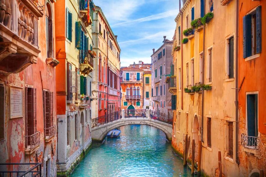 Ravenna Port to Venice with Deluxe Tour by Boat and Gondola - Air-Conditioned Transfer and Luggage Storage That Changes the Day