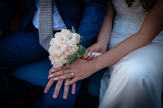 Renew your wedding vows on a romantic gondola - Traghetto Santa Maria del Giglio: where your gondola ride begins and ends