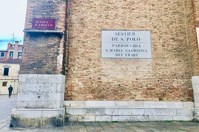San Polo, Rialto & Frari: 2-Hour Private Walking Tour in Venice - Rialto Market: watching Venice work through the lens of trade