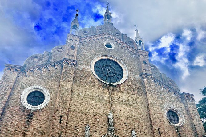 San Polo, Rialto & Frari: 2-Hour Private Walking Tour in Venice - How the guide style shapes your experience in a private tour
