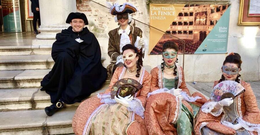 Secrets of Venice Carnival and Life of Casanova Tour - Casanova Meets Carnival: What This 2-Hour Walk Feels Like