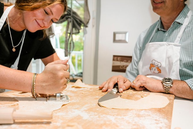 Share Your Pasta Love in a Local’s Home in Venice - Meeting point, email updates, and the one thing you should not gamble on