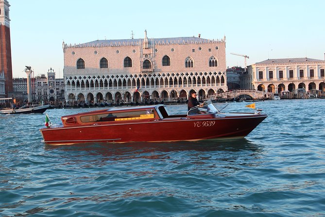 Shared Departure Transfer: Venice Hotels to Venice Train or Bus Station - Key points