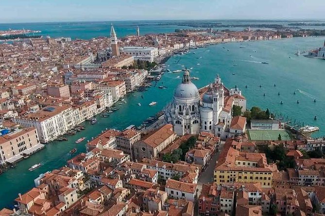 Shared Departure Transfer: Venice Hotels to Venice Train or Bus Station - From your hotel area to Santa Lucia or Piazzale Roma