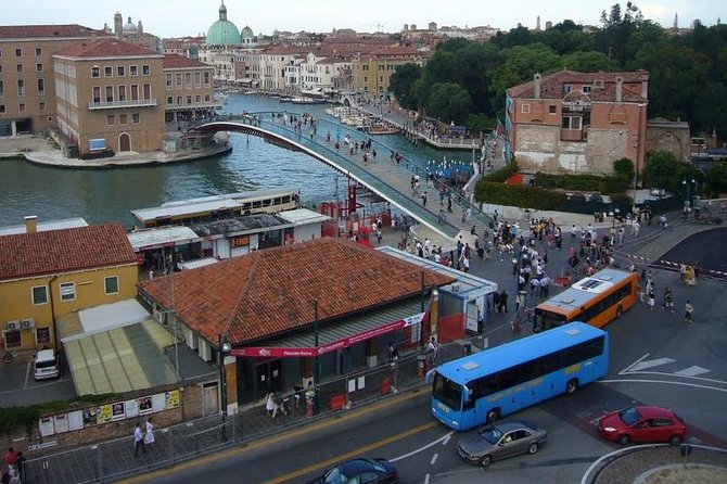 Shared Departure Transfer: Venice Hotels to Venice Train or Bus Station - Shared water taxi reality: waiting, group size, and crowd levels