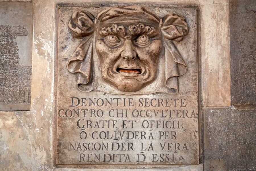 Skip-the-Line Guided Tour of Doge's Palace - Byzantine and Oriental Influences, Plus Those Golden Staircases