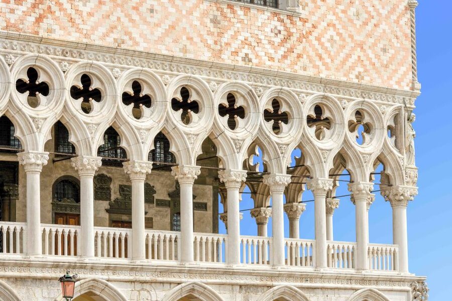 Skip-the-Line Guided Tour of Doge's Palace - Bridge of Sighs and the Prison Side of the Palace