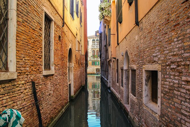 Small Group Tour to Venice departing from Abano Terme - First Stop in Venice: Ghetto Ebraico Streets and Quiet Jewish Shops