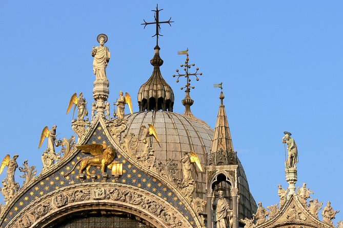 St. Mark’s Basilica Guided Tour with Venice Canals Gondola Ride - Small-group upgrade: water taxi start plus a couple of extra signatures