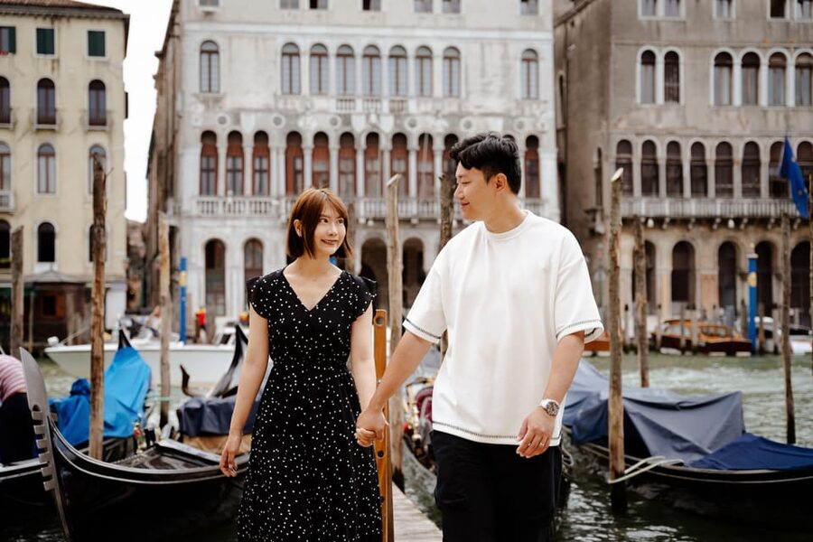 Stylish Photoshoots in Venice - Shared vs private: which one fits your trip