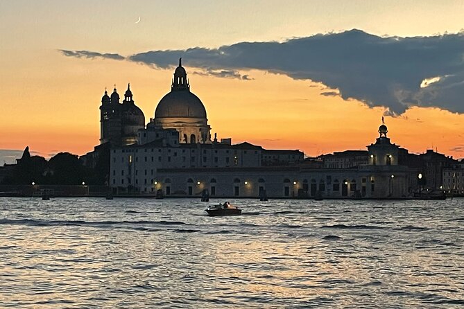 Sunset Jazz Catamaran Cruise with Aperitivo and Live Saxophone - Live Saxophone: How the Music Actually Works