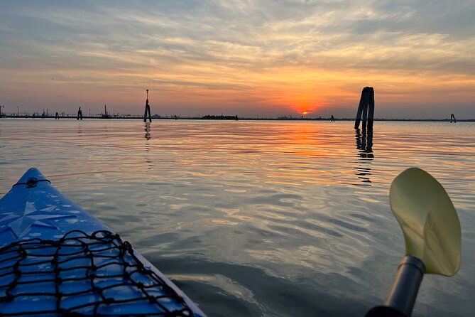 Sunset Kayak Tour in Venice: Discovering the City’s Canals - Weather, waves, and why you should respect the water