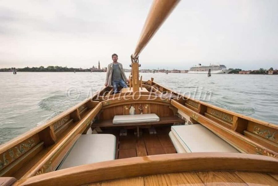 Sunset Venetian lagoon with prosecco - Key highlights you will feel fast