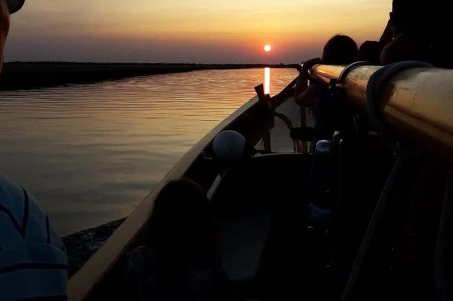 Sunset Venetian lagoon with prosecco - Giudecca Canal and Bacino di San Marco: the route that keeps the light moving