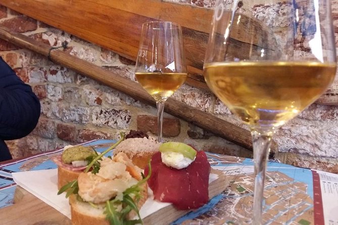 Tapas & Wines through secret Venice - Cichetti and bacari 101, what you are really eating