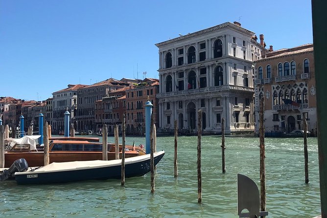The Essence of Venice in a Stress Free Small group Walking Tour - Guides: what makes the experience feel personal