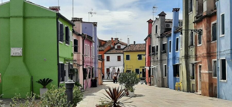 The gems of the lagoon. Torcello Burano Murano - Murano glass district: what you should look for in the factory walk