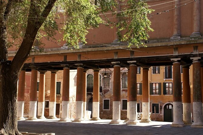 Tour on the Trails of Commissario Brunetti in Venice - Who you meet on the route, and why it helps you watch differently