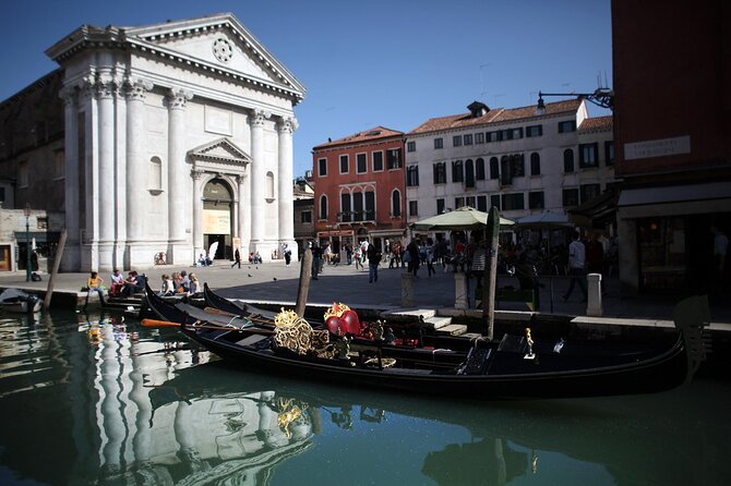 Tour on the Trails of Commissario Brunetti in Venice - Stroll through Venice districts tied to Commissario Brunetti
