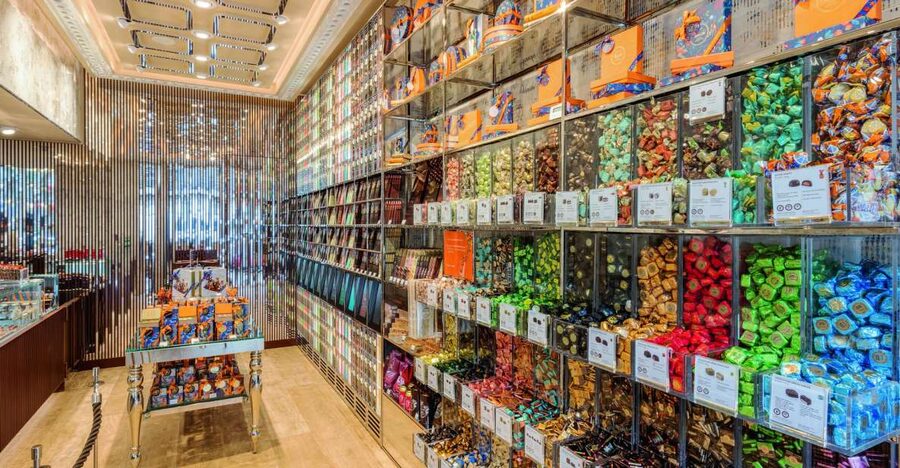 Venchi Rialto: Chocolate Tasting Experience in Venice - Hands-on customization: making your own chocolate in the shop