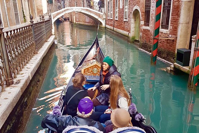 Venice: 30 min private Gondola Ride with Guide - Getting value from the guide: stories, gondola traditions, and names you might hear