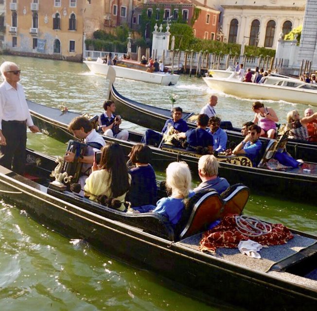 Venice: 30-Minute Gondola Ride on Grand Canal with Serenade - Key things to know before you go