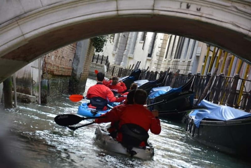 Venice: 60' Quick Kayak Tour of Venice with guide - Meeting at Fondamenta de la Sensa and Calle Brazzo 3347