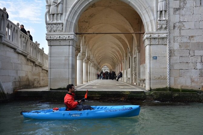 Venice: 60' Quick Kayak Tour with guide - The guide, the group size, and what you get for $84.35