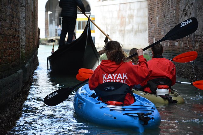 Venice: 60' Quick Kayak Tour with guide - Expect to get wet, and what to pack so you still enjoy it