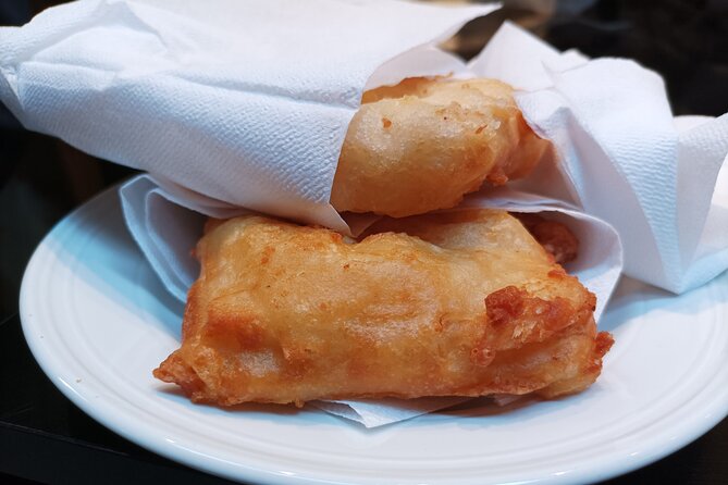 Venice Bacaro Food Tour: Eat and Drink like a Venetian - Stop 4 on Calle de la Bissa: Mozzarella in Carrozza at a Famous Rosticceria