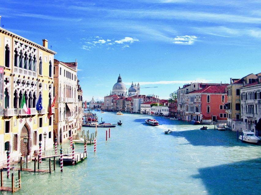Venice: Basilica and Doge's Palace Tour with Gondola Ride - Gondola ride details: 30 minutes, shared seating, and when to go