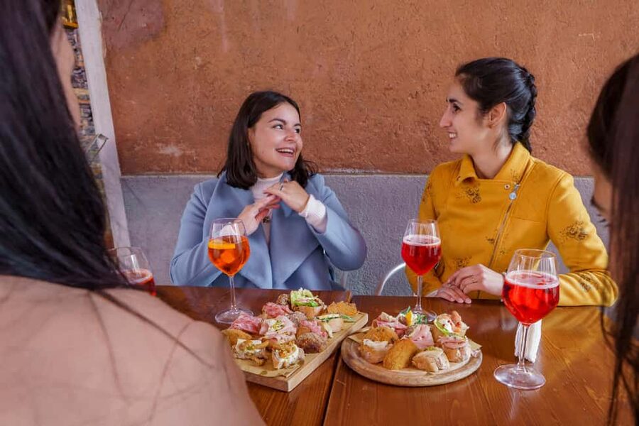 Venice: Cicchetti, Spritz, and Wine Tour in Ghetto Ebraico - Why cicchetti in the Jewish Ghetto feels different