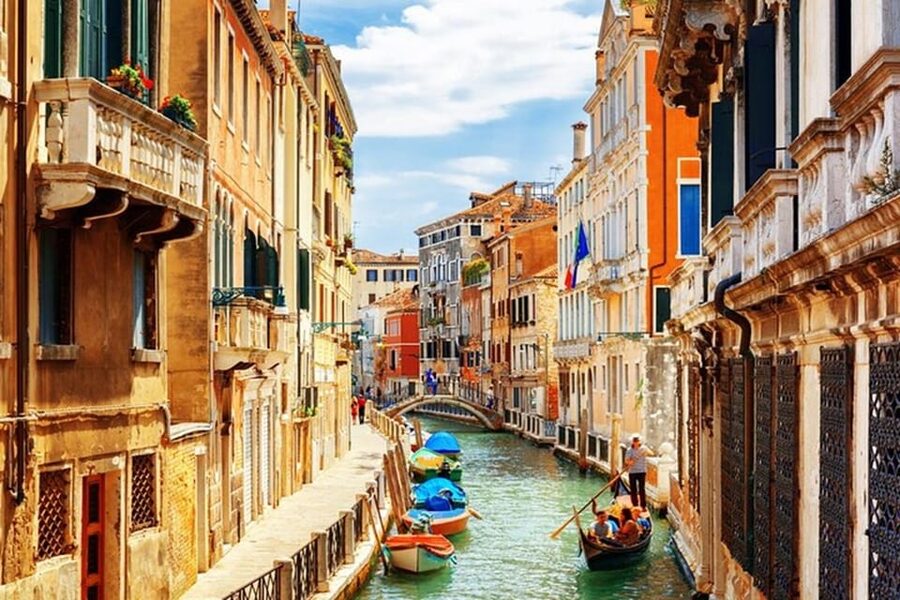 Venice: City Highlights and Hidden Gems Walking Tour - Palazzo Contarini del Bovolo, spiral stairs that reward slow looking