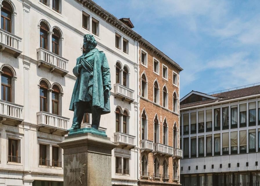Venice: City Highlights and Hidden Gems Walking Tour - Campo Manin and Calle dei Avvocati, squares and lanes that feel real