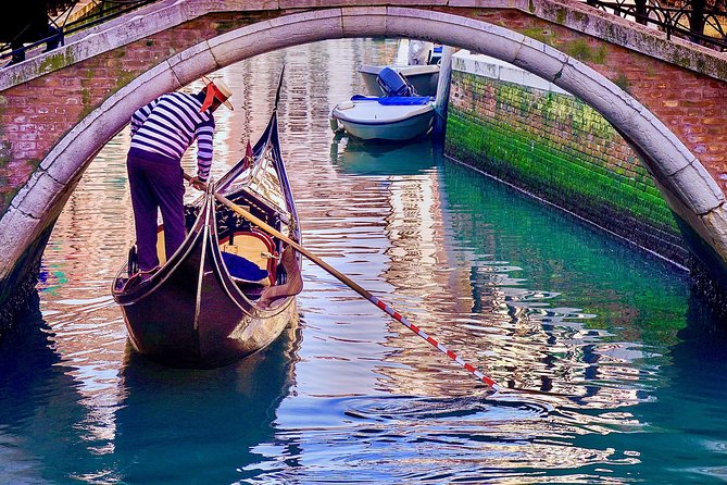 Venice: Classic 30-Minute Gondola Ride Through the Canals - Price, Value, and Who This Gondola Ride Makes Most Sense For