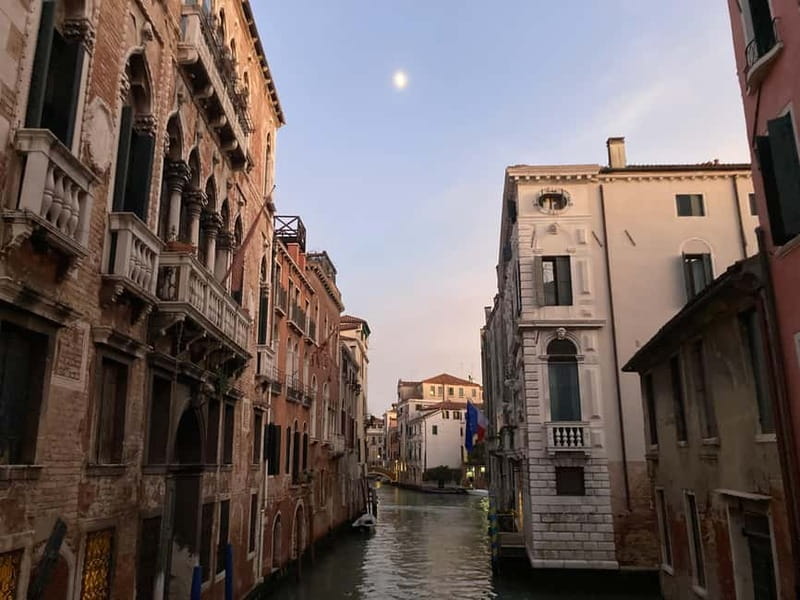 Venice: Crimes, Legends, and Mysteries Sunset Tour - The Rio di San Polo Walk: Where Thieves and Authorities Played Cat-and-Mouse