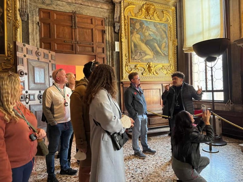 Venice: Doge Palace Guided Tour & Secret Itineraries Option - The Bridge of Sighs crossing: a Venice moment you can feel