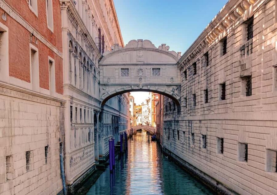 Venice: Doge's Palace and St Mark's Tour with Gondola Ride - Key highlights at a glance