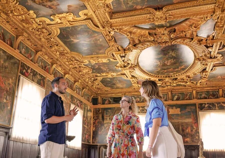 Venice: Doge's Palace and St Mark's Tour with Gondola Ride - Gondola on the Venetian Lagoon: the relaxing reset