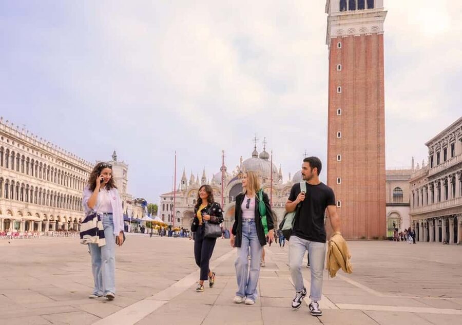 Venice: Doge's Palace and St Mark's Tour with Gondola Ride - Optional full-day upgrade to Murano and Burano