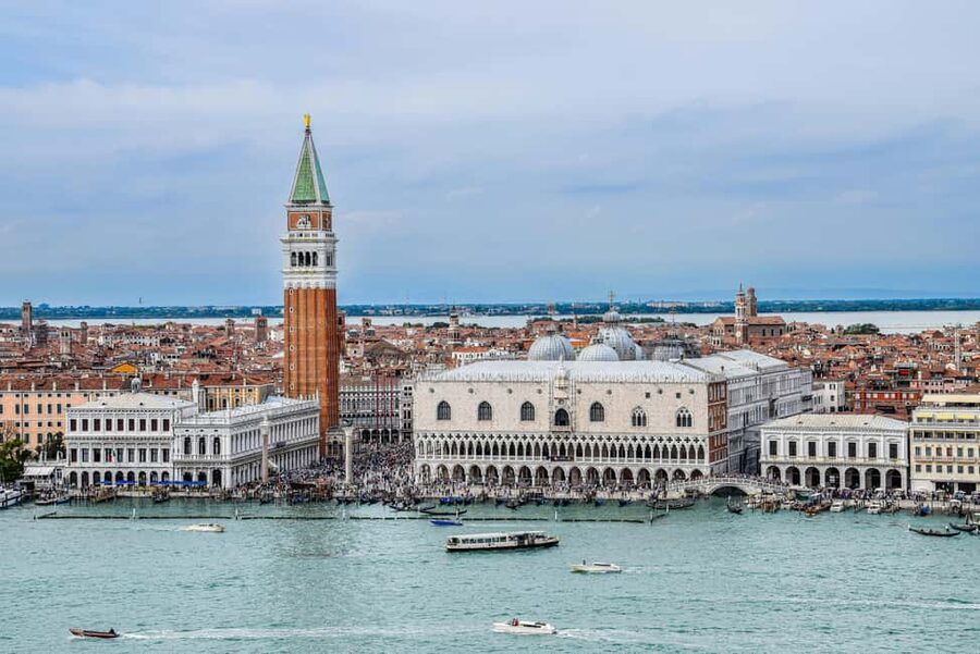 Venice: Doge's Palace, Bridge of Sighs, Prisons, Correr & Audioguides - Meeting Point and Priority Entrance, Without the Guesswork